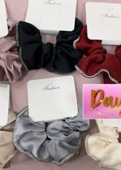 Dona Scrunchie Con Piedras