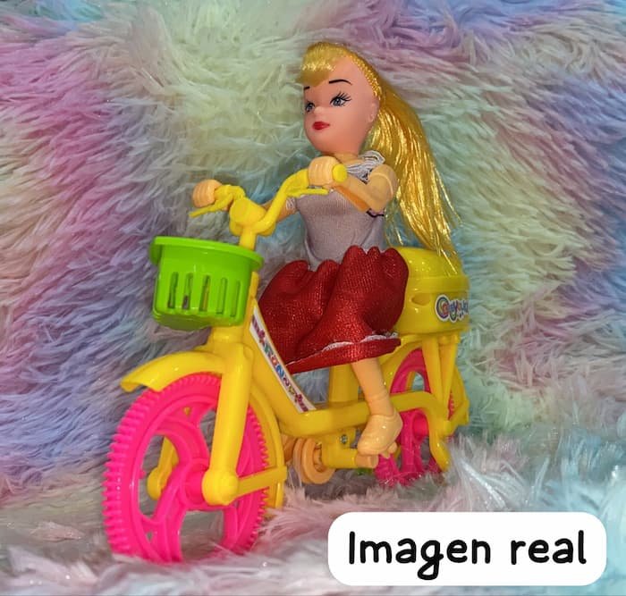 Muñeca con Bicicleta