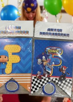 Banderin de varios personajes